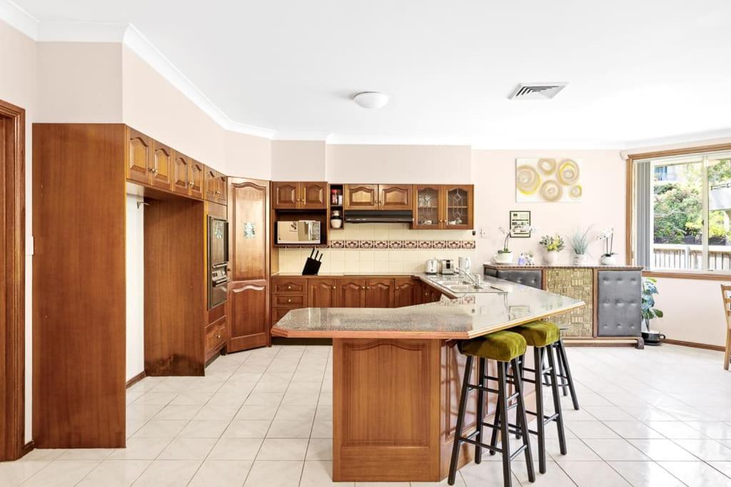 Double In Gordon Near Train & Bus Sleeps 1 Pymble