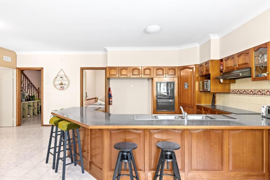 Double In Gordon Near Train & Bus Sleeps 1 Holiday home